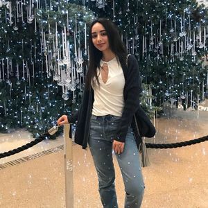 Meet your Posher, Sadaf